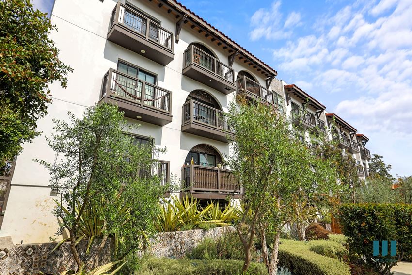 Formosa Fountain By Wiseman Apartments, 1338 Formosa Ave., Los Angeles